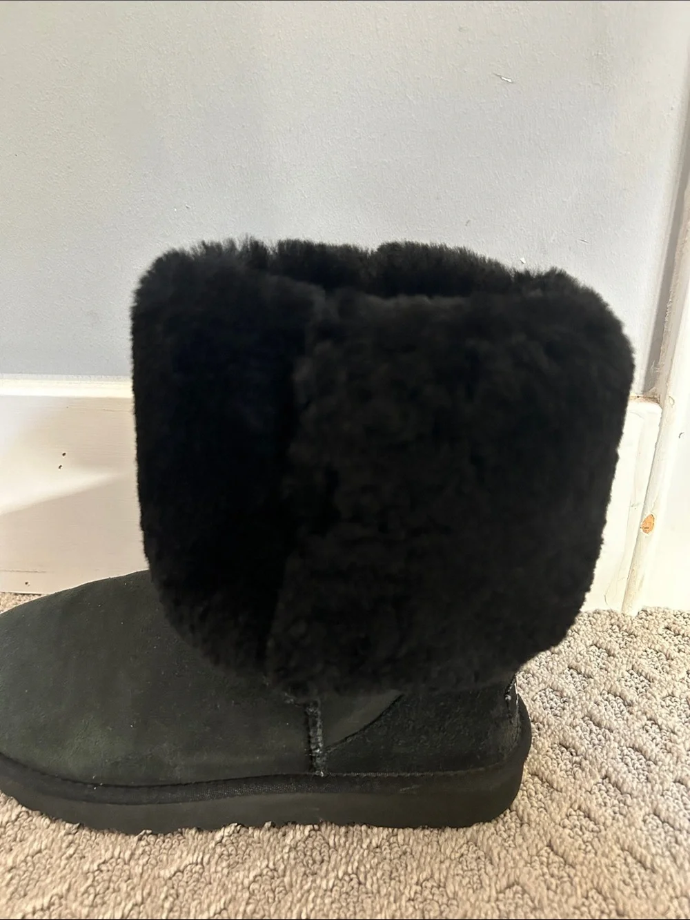 UGG Classic Tall Boots Black on Black Women’s Size 8 Warm